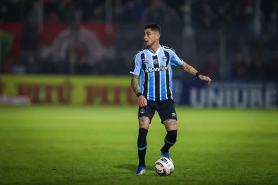 Diogo Barbosa, lateral-esquerdo do Grêmio contra o Brusque<!-- NICAID(15170669) -->