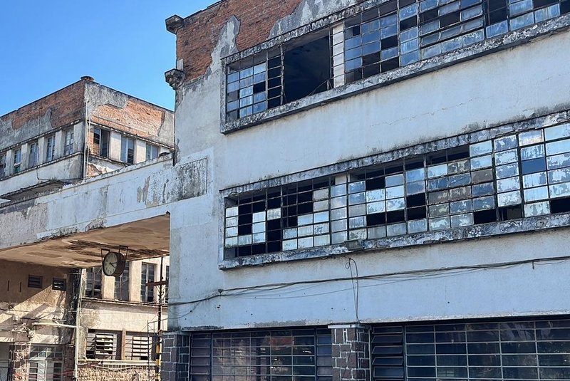 Antiga fábrica Rio Guahyba em 18 de março de 2024, após início das obras pelo Instituto Caldeira<!-- NICAID(15710920) -->