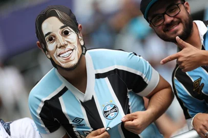 Partida entre Grêmio e Corinthians, na Arena, em Porto Alegre pela 38ª rodada do Campeonato Brasileiro.Foto: Jefferson Botega/Agencia RBS.<!-- NICAID(15931085) -->
