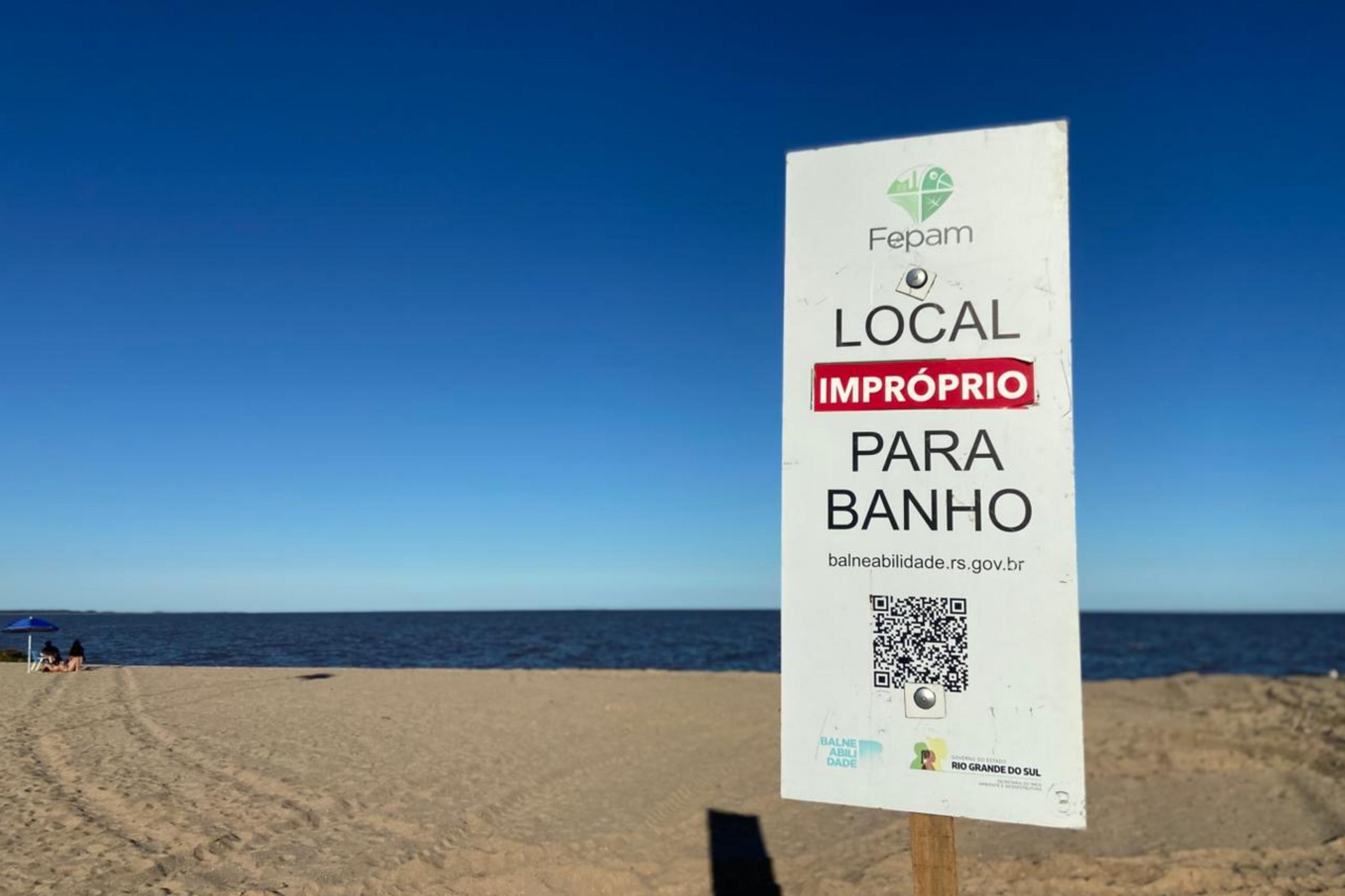 Praia do Laranjal est&aacute; com apenas um ponto impr&oacute;prio para banho