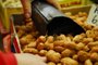 *** Festa Junina - A. Graiz ***Preços dos produtos para festas juninasSandro Pires - comerciante que compra amendoim todos os anos<!-- NICAID(309702) -->