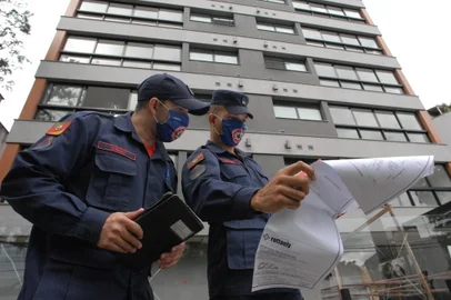 PORTO ALEGRE,R,BRASIL.2021,06,09.Agilidade do Corpo de Bombeiros, fazer vistorias do PPCI, que antes levava meses agora, muito rapido até mesmo em dois dias.(RONALDO BERNARDI/AGENCIA RBS).<!-- NICAID(14804749) -->