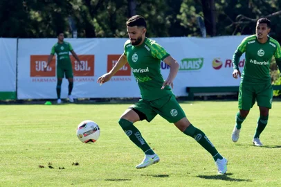 Treino do Juventude na reapresentação para pré-temporada. Jadson<!-- NICAID(15312484) -->
