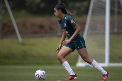 Priscila, atacante do Inter, na Seleção Brasileira sub-20.<!-- NICAID(15169902) -->