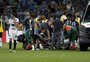 Jogador do Grêmio sofre fratura na perna durante a partida contra o Vitória