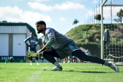 Goleiro Gustavo durante treinamento no Centro de Formação de Atletas.<!-- NICAID(16029518) -->