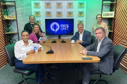 Prefeito grava o podcast Prefacast.<!-- NICAID(16024185) -->