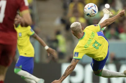 Gol de Richarlison contra a Sérvia pela Copa do Mundo. <!-- NICAID(15275611) -->