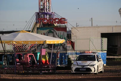 GUAÍBA,  RS, BRASIL, 20-04-2026: Onze pessoas ficam feridas em acidente em parque de diversões em Guaíba. Segundo a prefeitura, não há feridos em estado grave; o local está suspenso temporariamente. Foto: Ronaldo Bernardi/Agência RBS<!-- NICAID(16269113) -->