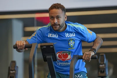 Rafael Ribeiro / CBF Neymar realiza fisioterapia durante preparação da Seleção Brasileira para a Copa do Mundo 2026<!-- NICAID(16302954) -->