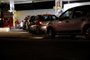PORTO ALEGRE, RS, BRASIL, 15.08.2023: Movimentação em postos de gasolina na noite de terça-feira na capital. Foto: Camila Hermes/Agencia RBS<!-- NICAID(15511473) -->