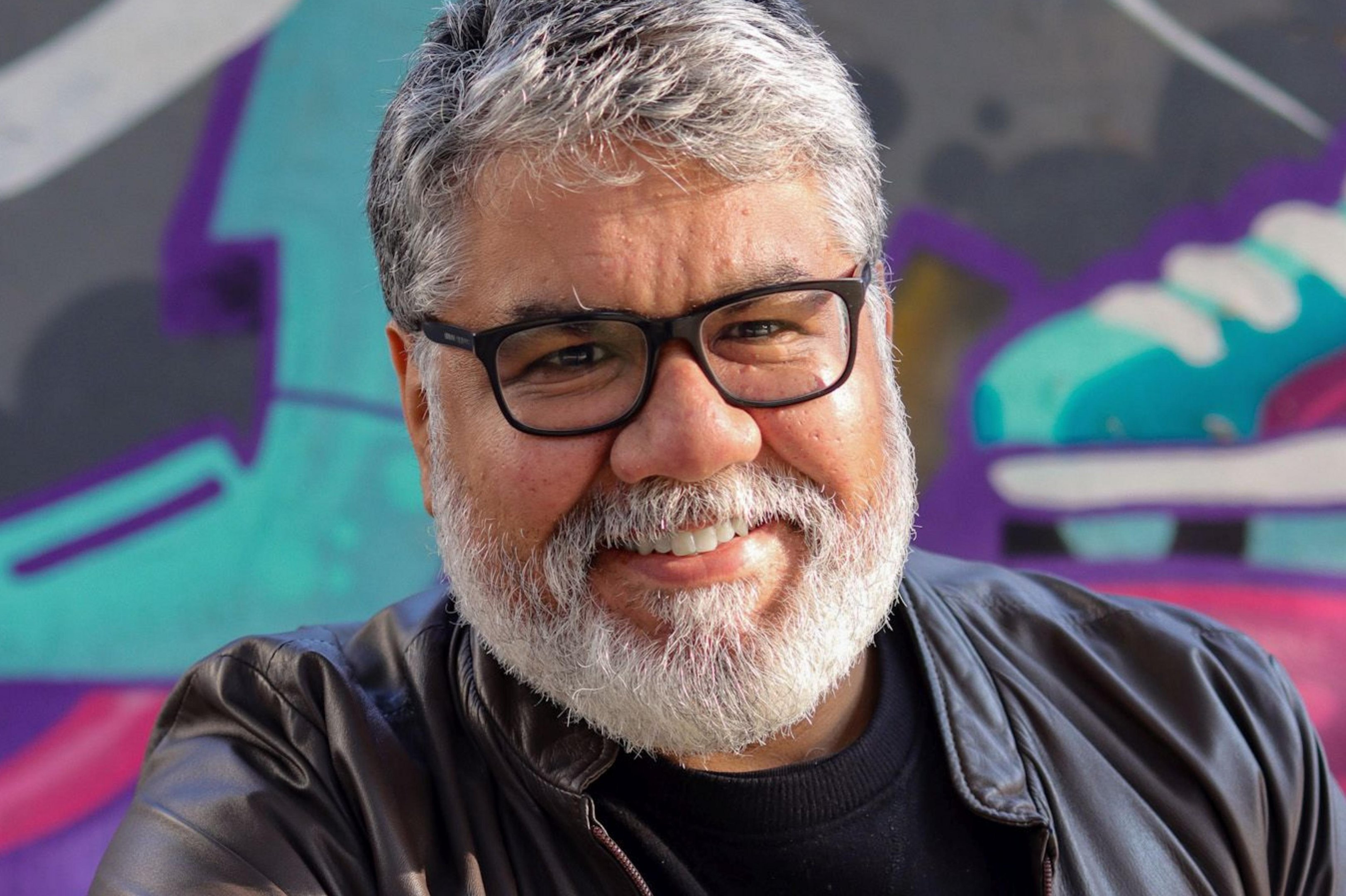 "Fiquei muito feliz", diz escritor do RS que ter&aacute; livro adaptado ao cinema por produtor de "Ainda Estou Aqui"