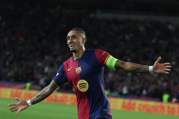 Barcelona goleia Bayern com show de Raphinha na Champions League