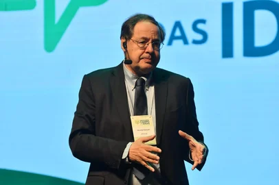 Economista Eduardo Giannetti<!-- NICAID(16324069) -->