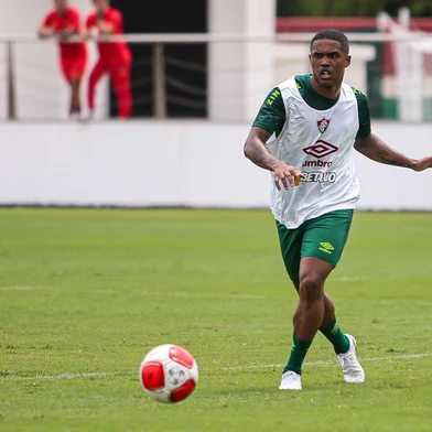 Rio de Janeiro, RJ - 28/01/2024 -Fluminense treina nesta manhã no CT Carlos Castilho.FOTO: MARCELO GONÇALVES / FLUMINENSE F.C.Na foto: Douglas Costa<!-- NICAID(15664078) -->
