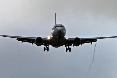 Avião<!-- NICAID(16174160) -->