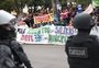 Municipários de Porto Alegre bloqueiam avenida em protesto que marca nono dia de greve