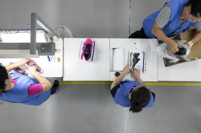 Parobé, RS, Brasil, 06/11/2023 - Feito no RS - Fábrica da Vulcabrás em Parobé - Foto: Jefferson Botega/Agência RBS<!-- NICAID(15591352) -->