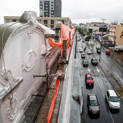 PORTO ALEGRE, RS, BRASIL - 23/03/2021Erguida em 1923, a fachada do antigo Cinema Astor está sendo revitalizada, para se transformar em um Hotel<!-- NICAID(14741147) -->
