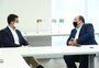 Eduardo Leite assina documento que aponta intenção do RS em comprar doses da Sputnik V