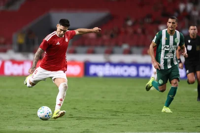 PORTO ALEGRE, RS, BRASIL, 22-03-2026: Inter x Chapecoense, partida válida pela oitava rodada do Brasileirão 2026. O jogo ocorre no estádio Beira-Rio, em Porto Alegre. Foto: Bruno Todeschini/Agência RBSIndexador: Bruno Todeschini<!-- NICAID(16250399) -->
