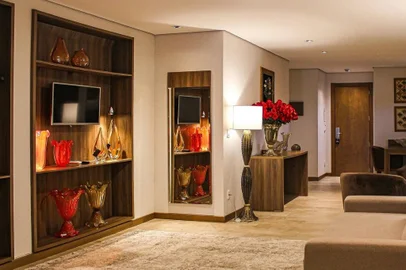 Hotel de Gramado investe R$ 160 mil em suíte com cristais<!-- NICAID(15852012) -->