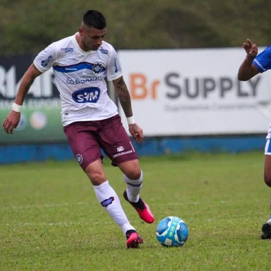 Caxias enfrenta o Aimoré pela terceira rodada da Série D. Jogo em São Leopoldo no Estádio Cristo Rei. Na foto, volante Marciel<!-- NICAID(15434304) -->
