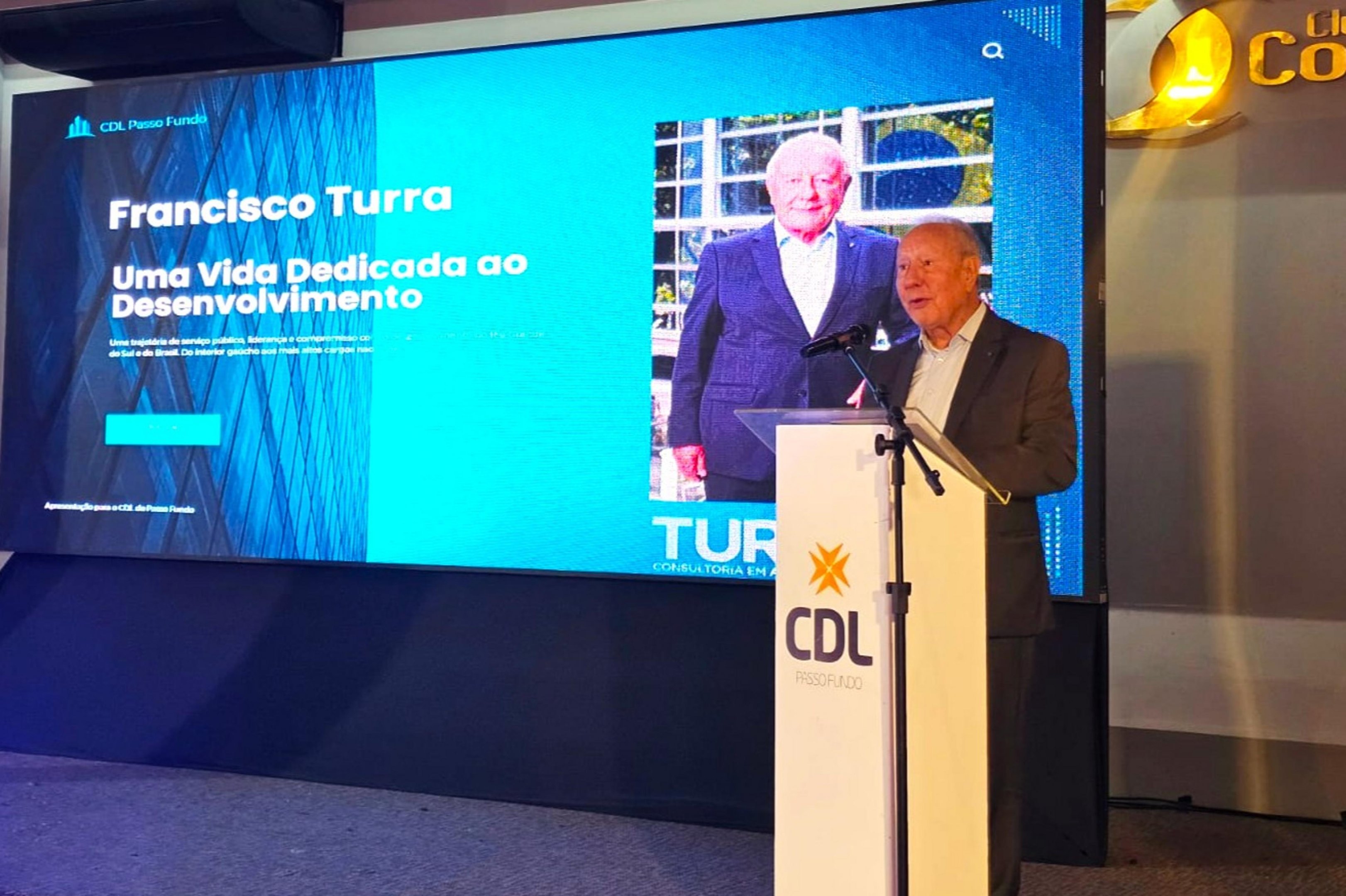 Francisco Turra fala sobre trajetória política e agronegócio em reunião almoço no Clube Comercial