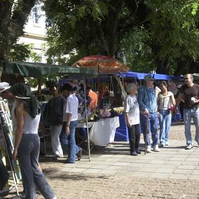 #Máquina: D1-5021563Brique da Redenção aberto aos sábados em POA.<!-- NICAID(718410) -->