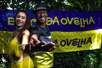 O Bloco da Ovelha, neste ano, abre alas para a tradição carnavalesca de Caxias do Sul. A faixa de Ovelheza será, de forma inédita, compartilhada por duas pessoas: os passistas Sabrina Bianchi, 21, e Halley Roberto de Lemos, 36. O posto de destaque no bloco, até então ocupado por mulheres, nunca se restringiu obrigatoriamente ao gênero feminino, tendo como premissa a valorização de figuras que representem a diversidade. Desta vez, a escolha também teve como objetivo fomentar o movimento de união entre as diferentes formas de celebrar o Carnaval, prestando uma homenagem às agremiações que integram a cena carnavalesca da cidade e que, por falta de incentivo público, não realizarão desfile na cidade.<!-- NICAID(15345997) -->