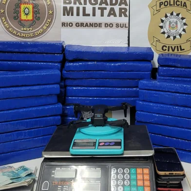 Polícia apreende mais de 38 quilos de maconha no interior de São Marcos.<!-- NICAID(16032873) -->