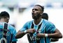 Grêmio vence o Bahia e deixa o Z-4 do Brasileirão, em jogo marcado por protestos da torcida 