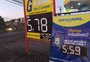 Após nova redução anunciada pela Petrobras, litro da gasolina comum é encontrado a R$ 5,67 em Caxias do Sul