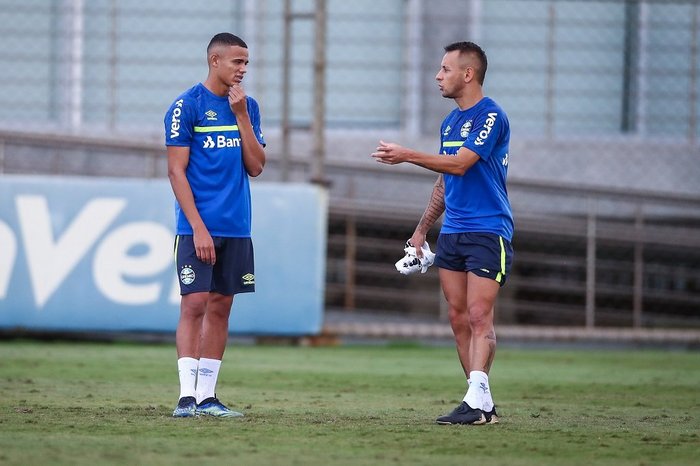 Boas Atuacoes De Vanderson Acirram Briga Com Rafinha Por Titularidade No Gremio Gzh