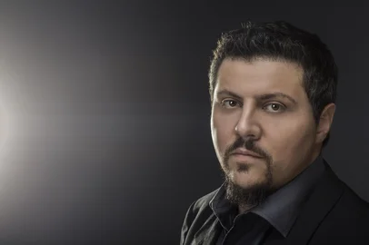 Ilusionista Kronnus volta à cidade natal, Caxias, para palestrar sobre comunicação não verbal<!-- NICAID(16100802) -->