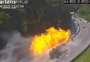 Imagens mostram momento em que carreta tomba e explode na BR-101, em Santa Catarina
