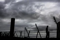 PORTO ALEGRE, RS, BRASIL, 23-11-2025: O domingo na capital foi marcado pelo tempo nublado e temperatura amena em parques da região central. Foto: Renan Mattos / Agência RBS<!-- NICAID(16172845) -->