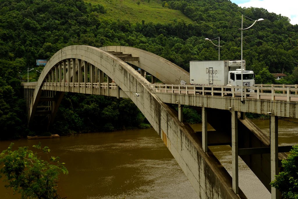 Ponte sobre o Rio das Antas,