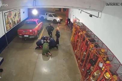 Bombeiros salvam bebê de quatro dias engasgada em Cruz Alta; veja vídeo
