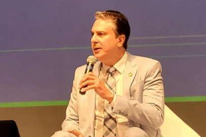 Em participação no 7º Congresso Internacional de Jornalismo de Educação, o Ministro da Educação Camilo Santana revelou que as mudanças no Novo Ensino Médio não devem ocorrer em 2024. Tampouco o Exame Nacional do Ensino Médio (Enem), que, inicialmente, teria alterações já no ano que vem, sofrerá impacto "nos próximos anos".<!-- NICAID(15544695) -->