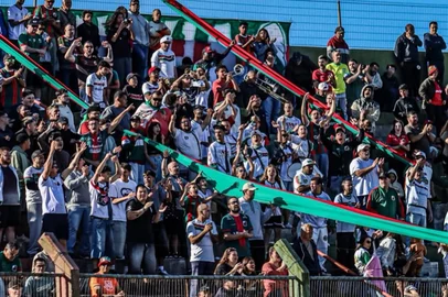 Torcida São Paulo-RG<!-- NICAID(16153216) -->