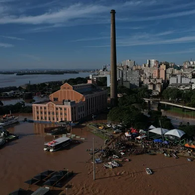 Porto Alegre, RS, Brasil, 07/05/2024 - Resgates na Orla do Gasômetro - Foto: Renan Mattos/Agência RBS<!-- NICAID(15757694) -->