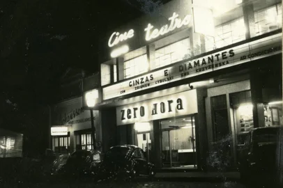 Prédio onde funcionava a Zero Hora na Rua 7 de Setembro. Na sobreloja do Cine Teatro Rex era a redação do jornal.<!-- NICAID(9344505) -->
