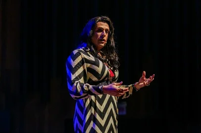 Outra atração para quem curte stand-up é conferir a Doutora Rosângela em cena. Interpretada pelo ator Índio Behn, a Dra. promete altas doses de humor afiado na apresentação do espetáculo Tratamento de Choque. O stand-up está marcado para este sábado, às 20h, no Teatro Murialdo, em Caxias.<!-- NICAID(16004149) -->