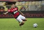 Inter encaminha contratação do lateral-esquerdo Renê, do Flamengo