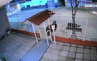 "Chorei a tarde inteira": estudante da UFRGS é espancado durante assalto no Quarto Distrito, em Porto Alegre<!-- NICAID(16052693) -->
