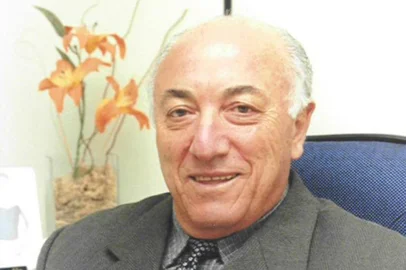Morreu na madrugada desta quarta-feira (2) em Camaquã, no sul do Estado, o empresário Valdemar Sperotto Ferrão, um dos fundadores da Lojas Pompéia, aos 91 anos. A causa do falecimento não foi informada, mas ele estava hospitalizado havia alguns dias. <!-- NICAID(15499081) -->