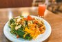 Comece hoje mesmo: cinco saladas detox para limpar o organismo