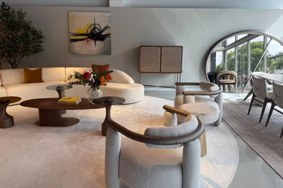 A Uultis, marca de móveis de alto padrão do Grupo Herval (Dois Irmãos/RS), abriu a primeira loja-conceito nos Estados Unidos, localizada em Midtown, Miami (3324 N Miami Ave).<!-- NICAID(16136754) -->