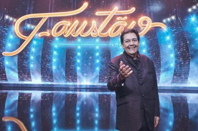 Depois de 33 anos na Rede Globo, o programa de Faustão estreou na nova emissora na última segunda-feira (17)<!-- NICAID(14994362) -->